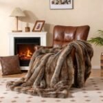780GSM Soft Plush Fuzzy Luxury Faux Fox Fur Blanket for Sofa